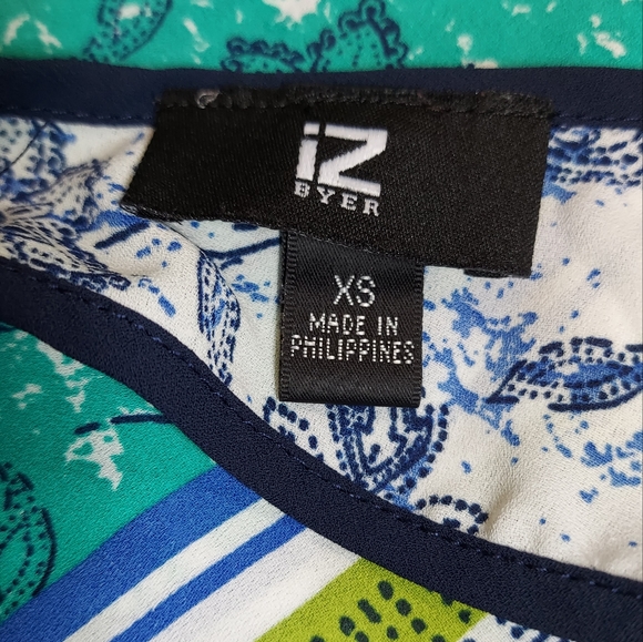 iz byer printed multipattern top - Picture 4 of 10